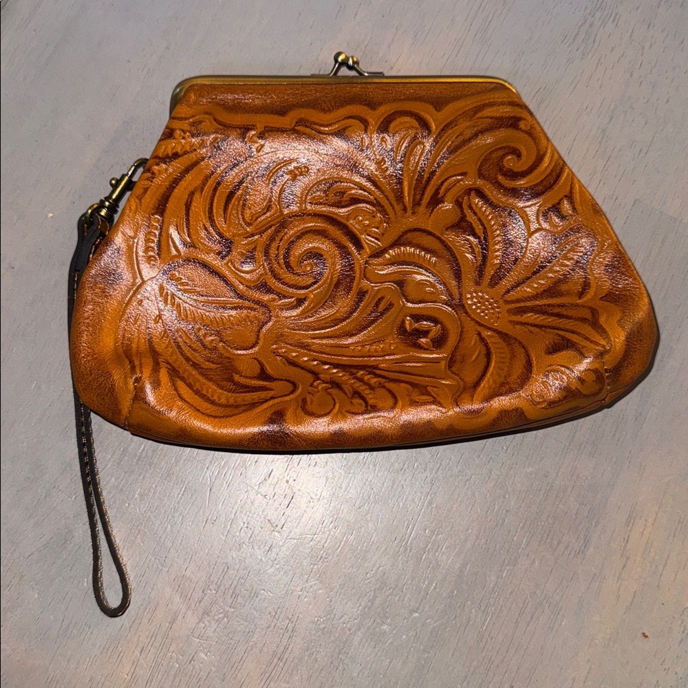 PATRICIA NASH Tooled Leather Kiss-Lock Wristlet Bag